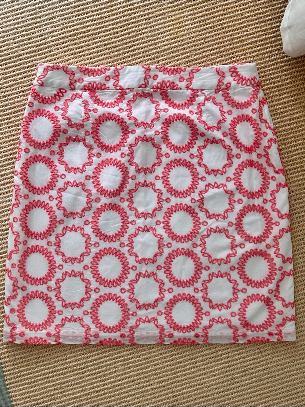 Banana Republic White Mini Skirt with pinkish-orange Embroidery, Size 6